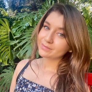 Meet your Posher, Holly